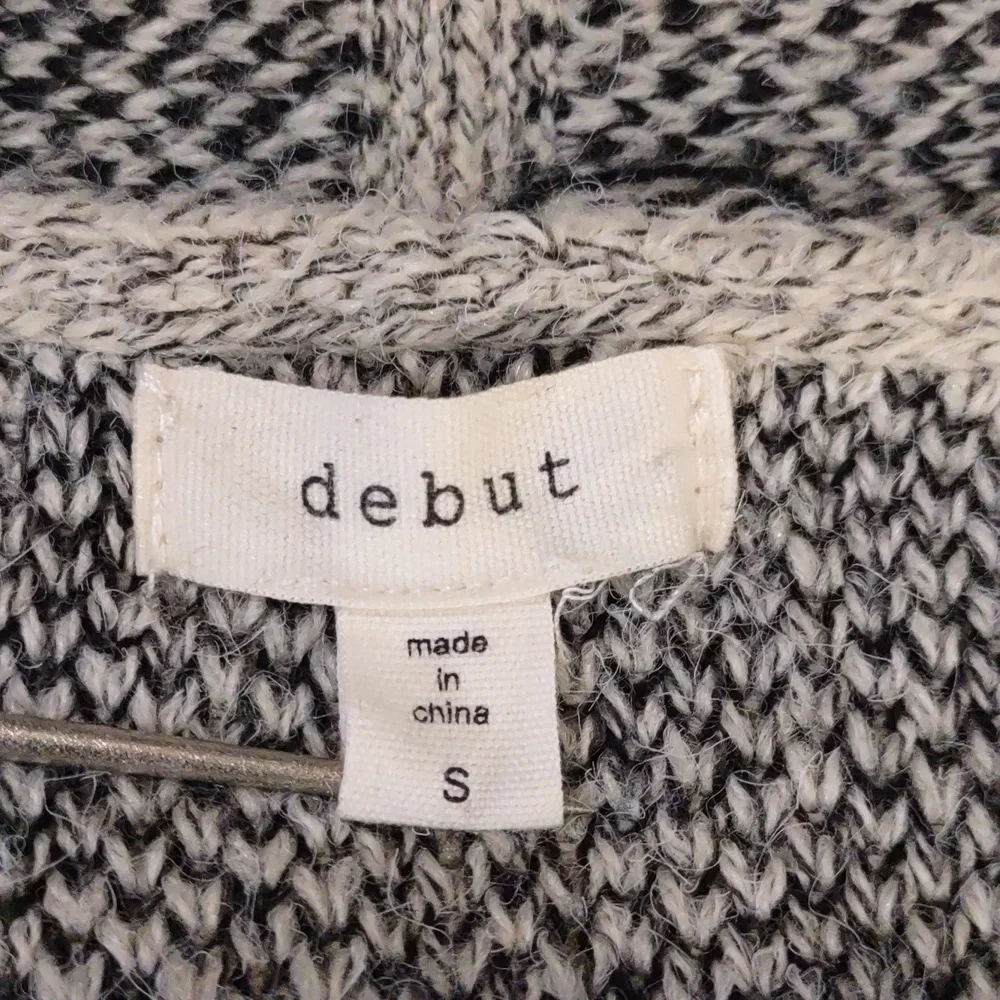 Debut Southwestern Aztec Pattern Cardigan Sweater - Picture 7 of 8